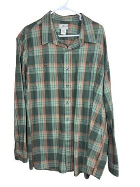 L.L. Bean Men's Green and Tan Plaid Button-Down Shirt